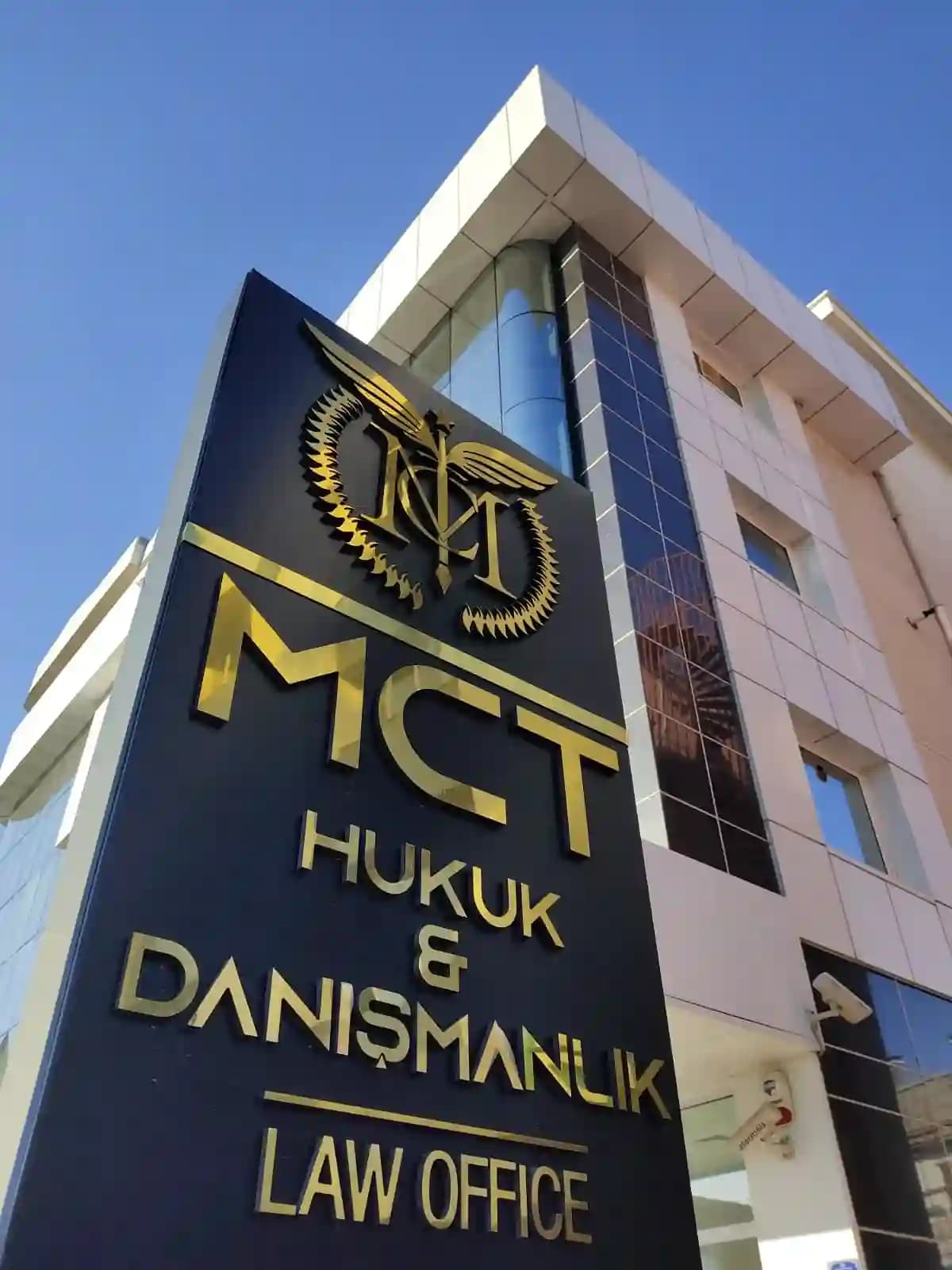 MCT Hüquq və Konsaltinq ofis binası